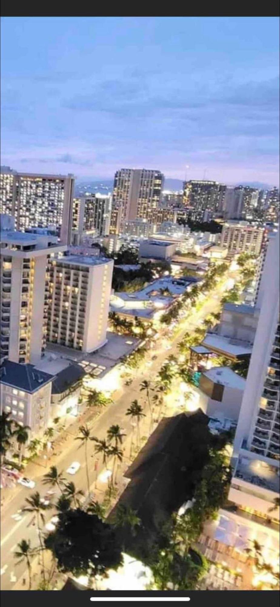 Waikiki Condo 2 Bedrooms 2 Bathrooms With 1 Free Parking Space Гонолулу Экстерьер фото