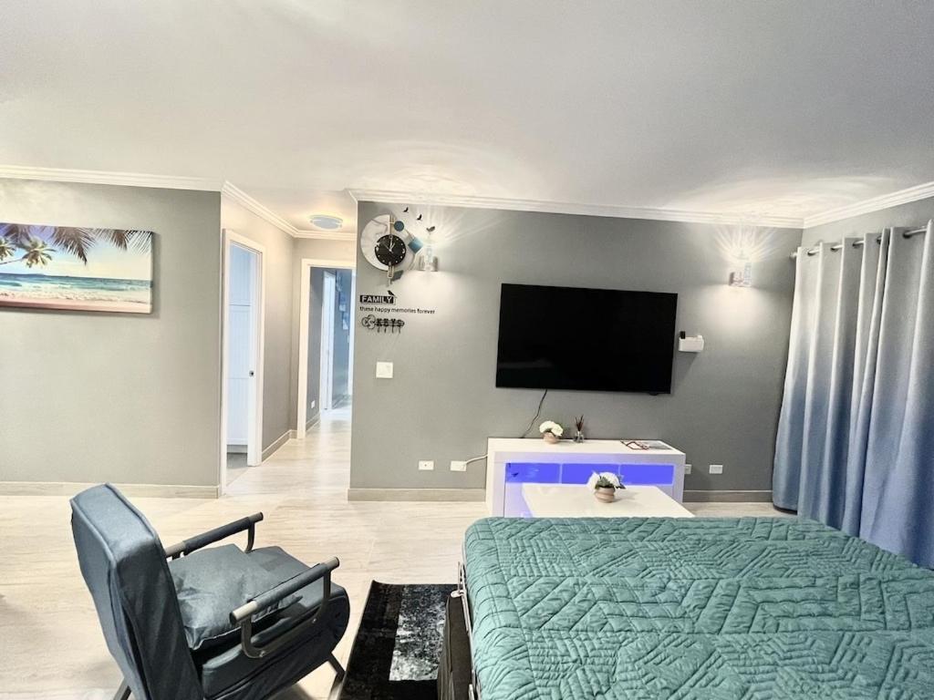 Waikiki Condo 2 Bedrooms 2 Bathrooms With 1 Free Parking Space Гонолулу Экстерьер фото