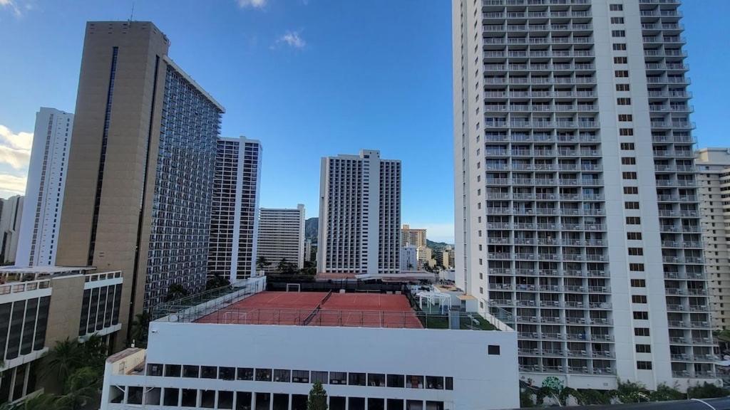 Waikiki Condo 2 Bedrooms 2 Bathrooms With 1 Free Parking Space Гонолулу Экстерьер фото