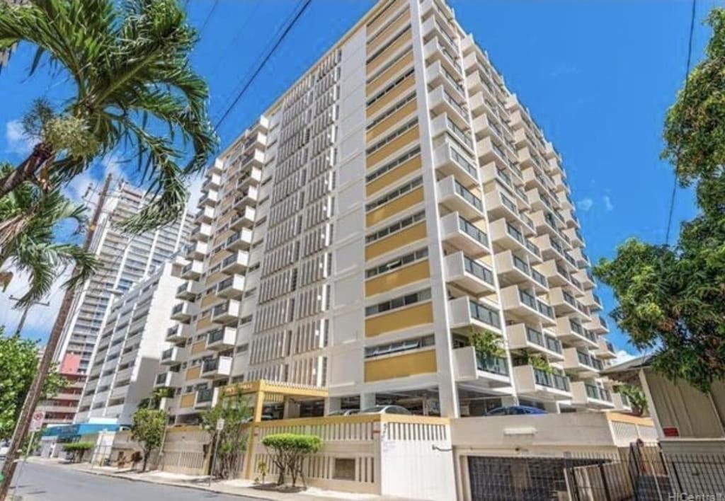 Waikiki Condo 2 Bedrooms 2 Bathrooms With 1 Free Parking Space Гонолулу Экстерьер фото